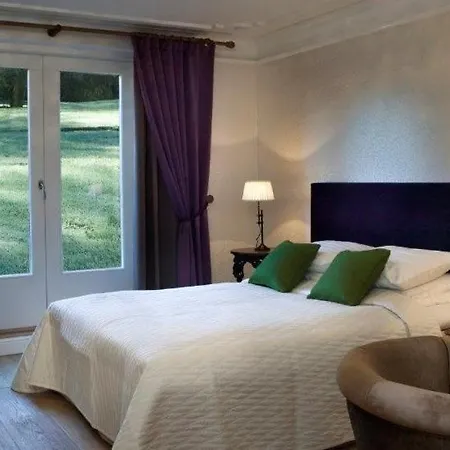 Hotel Hirvihaaran Kartano 3*