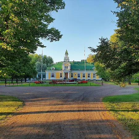 Hirvihaaran Kartano 3*