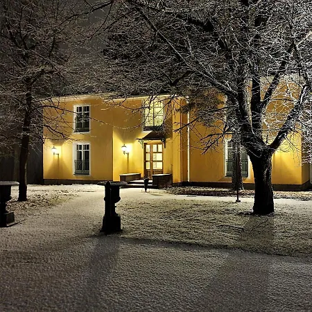 Hirvihaaran Kartano 3* Хирвихаара