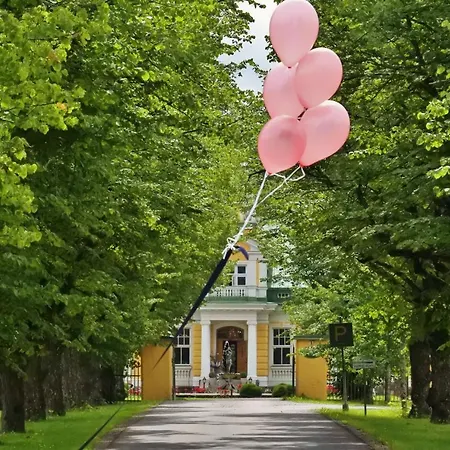 Hotel Hirvihaaran Kartano Hirvihaara