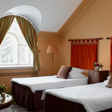 Hirvihaaran Kartano 3*