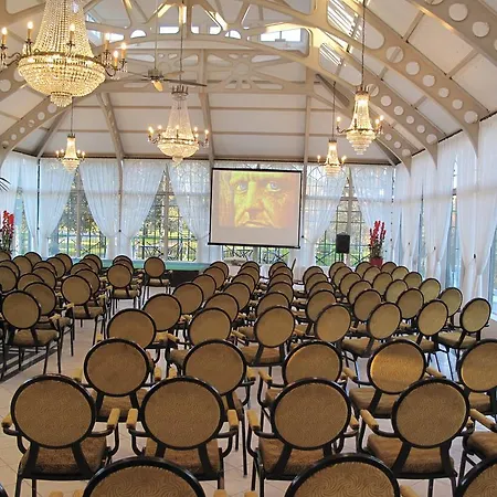 Hotel Hirvihaaran Kartano