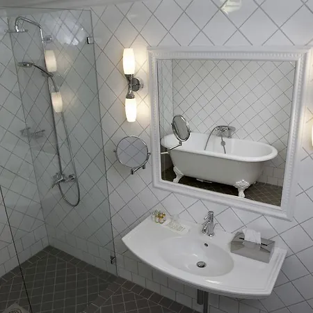 Hotel Hirvihaaran Kartano