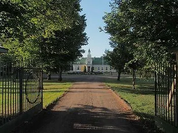 Hirvihaaran Kartano 3* Хирвихаара